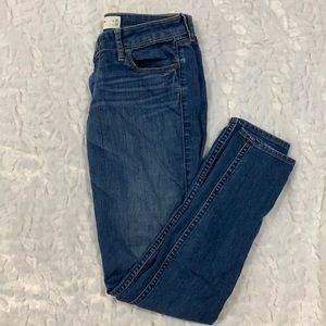 [Size 0R/W25] Abercrombie & Fitch Jeans